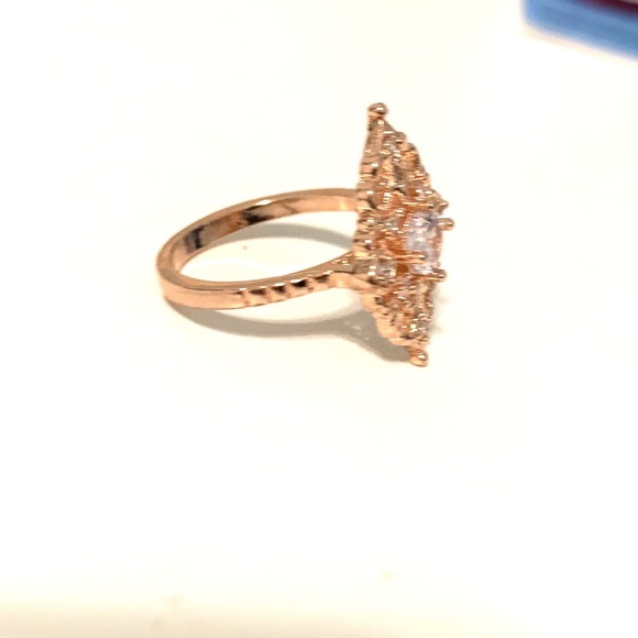 Vintage Style Filigree Rose Goldtone Jeweled Ring - Picture 5 of 6